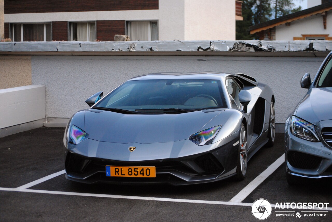 Lamborghini Aventador S LP740-4