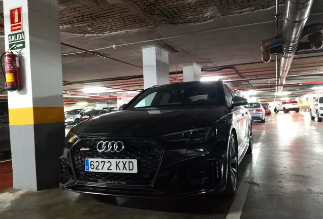 Audi RS4 Avant B9