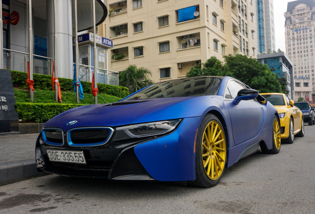 BMW i8