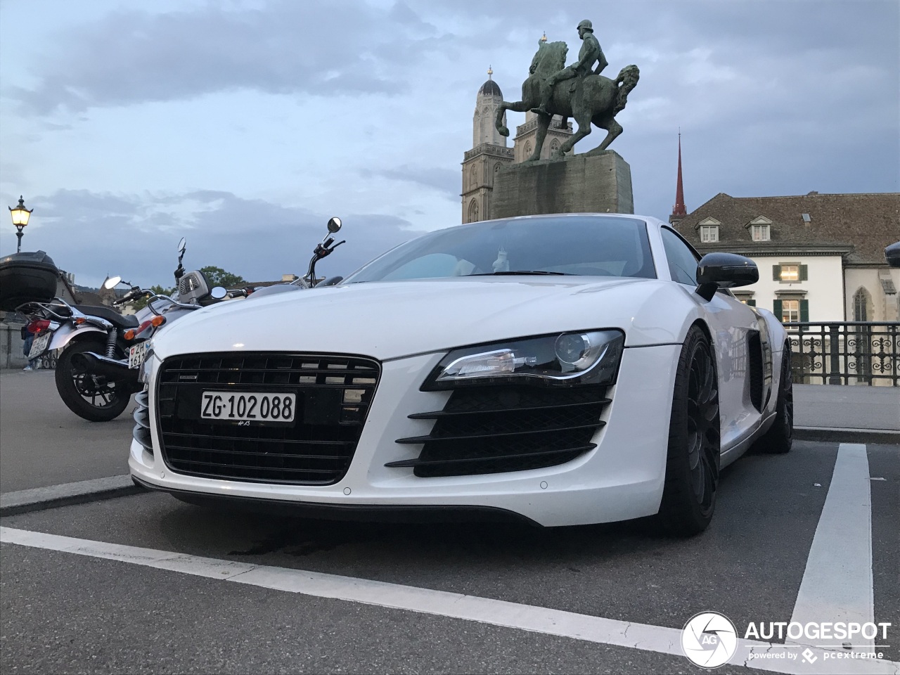 Audi R8