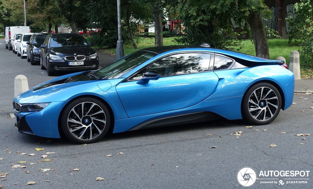 BMW i8