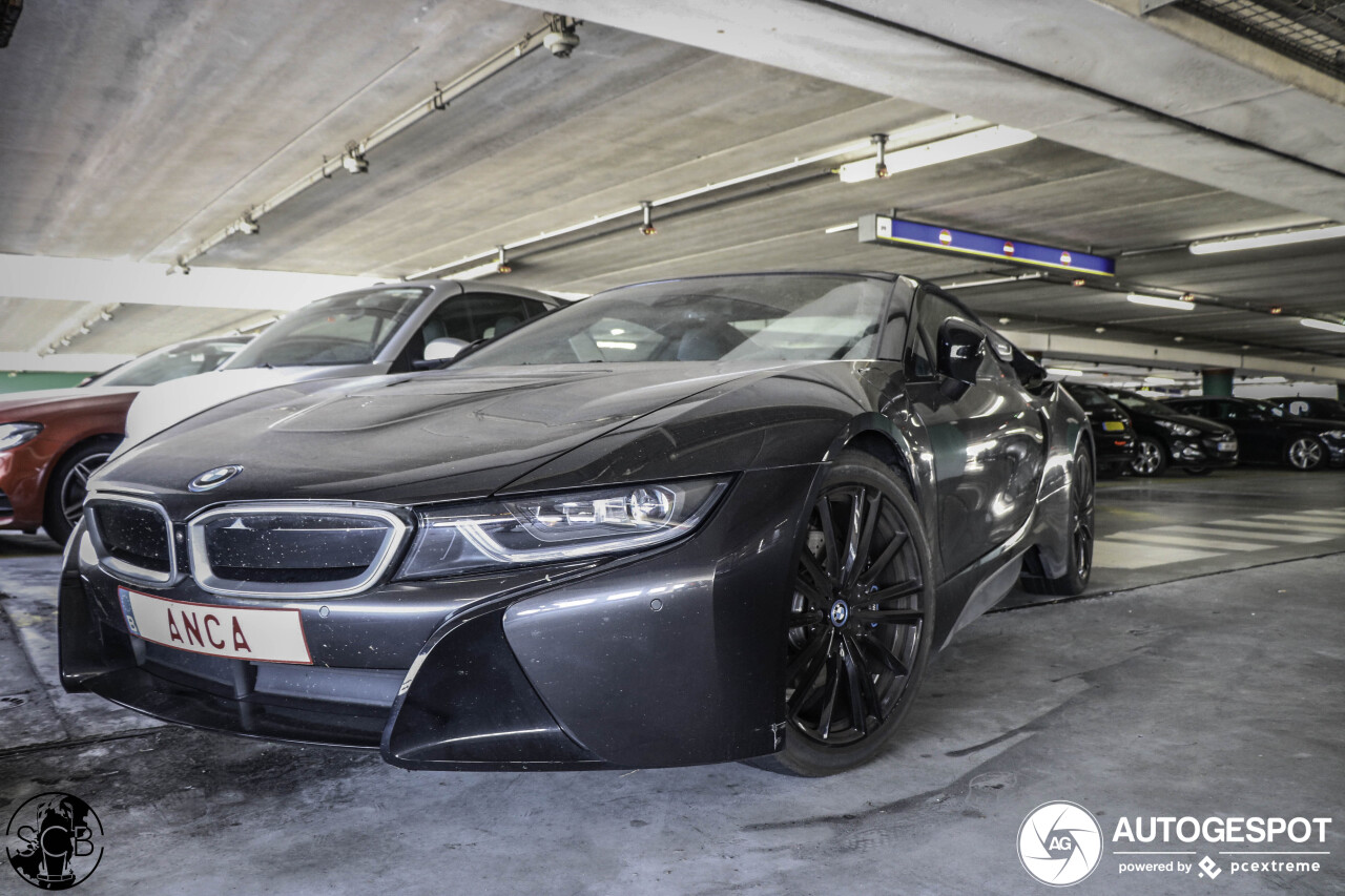 BMW i8 Roadster