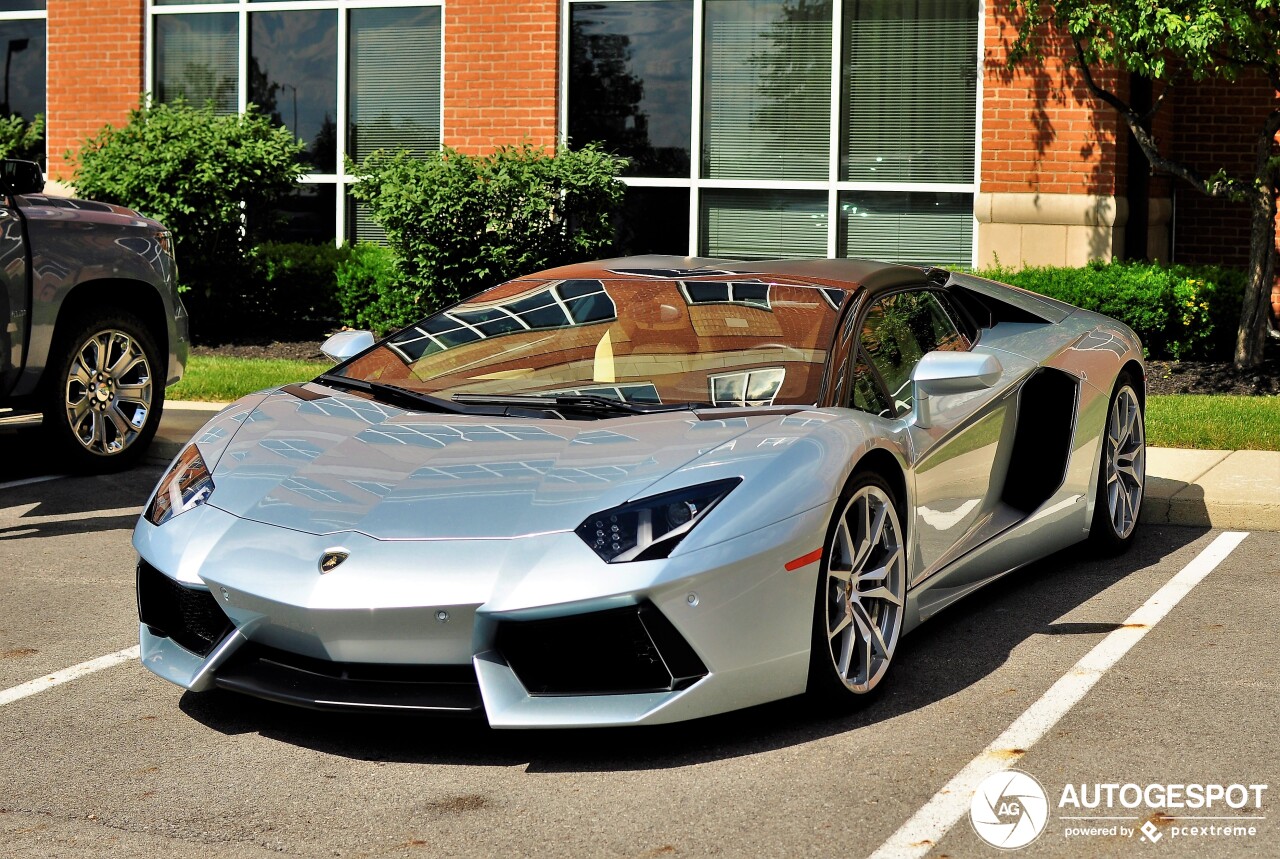 Lamborghini Aventador LP700-4 Roadster