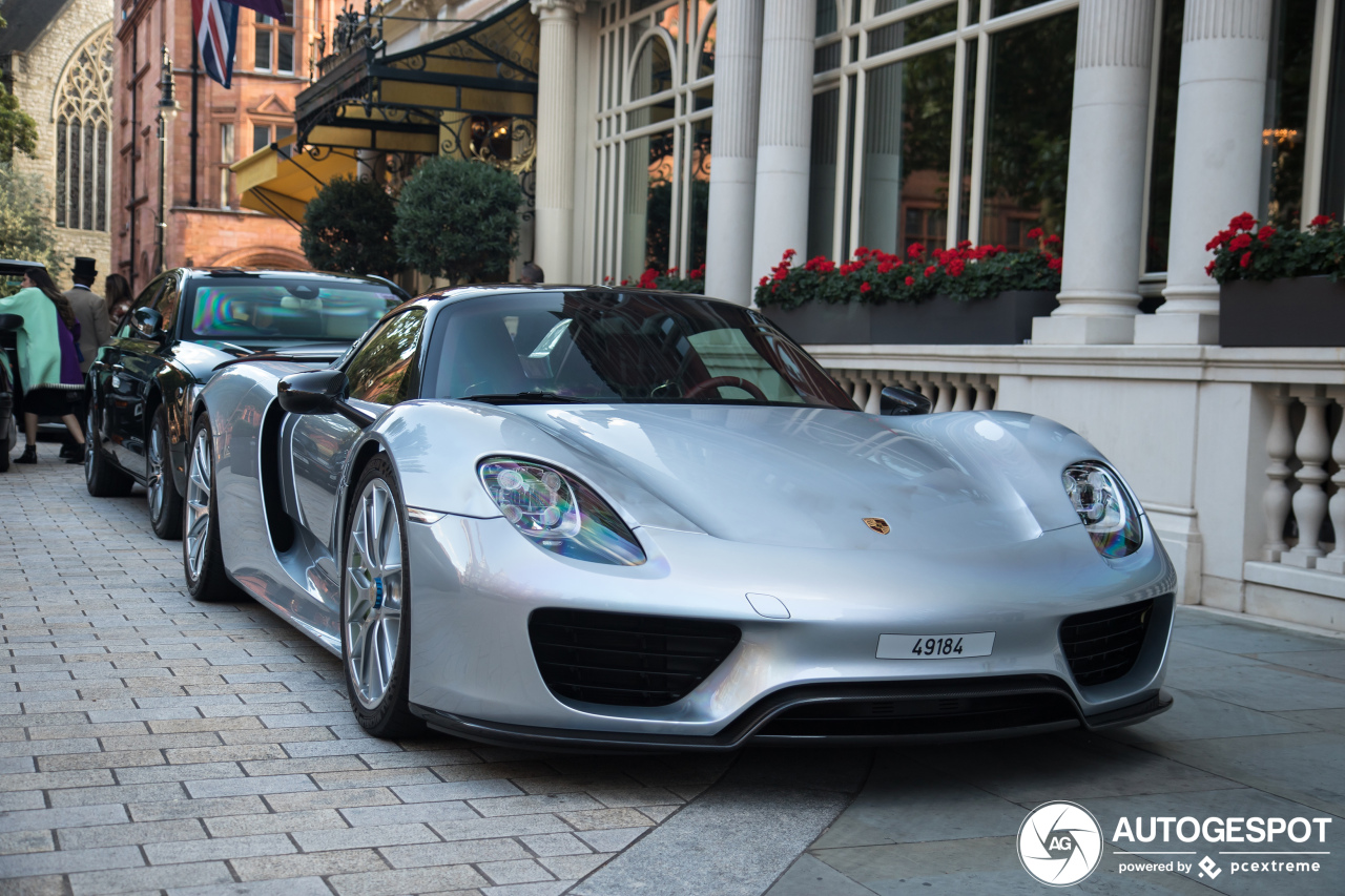 Porsche 918 Spyder Weissach Package