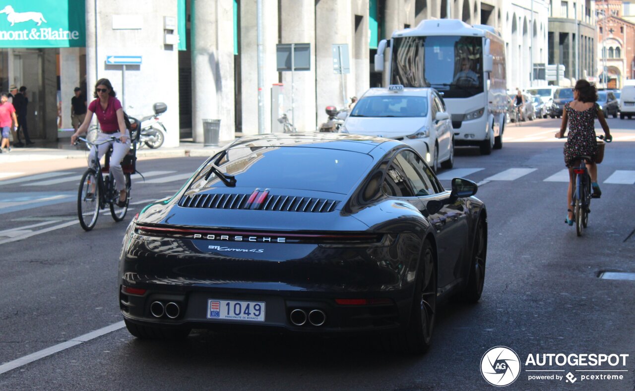 Porsche 992 Carrera 4S