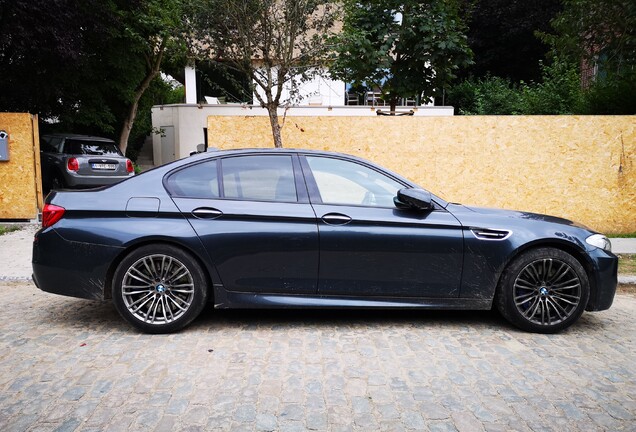 BMW M5 F10 2011