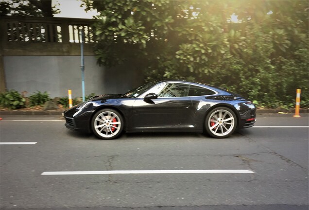 Porsche 992 Carrera 4S