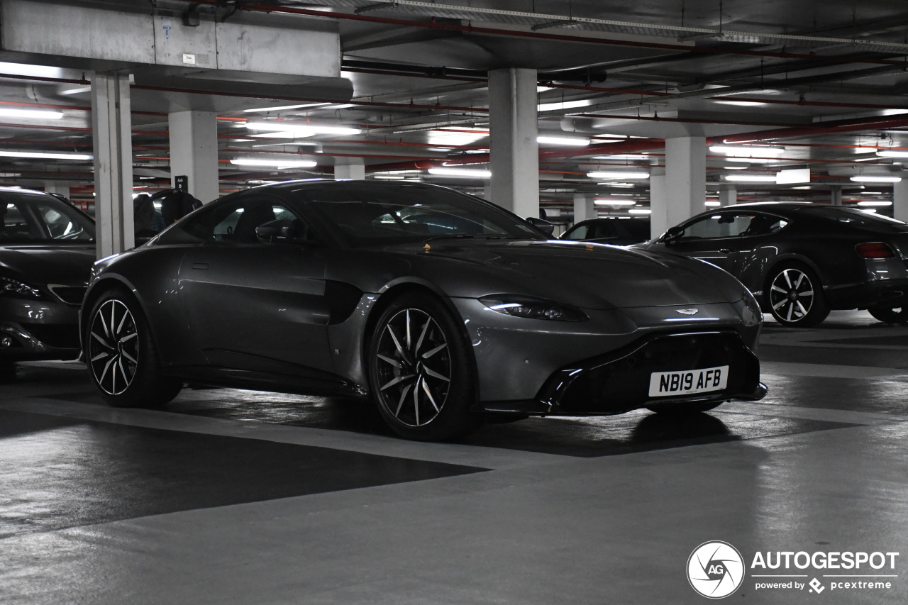 Aston Martin V8 Vantage 2018