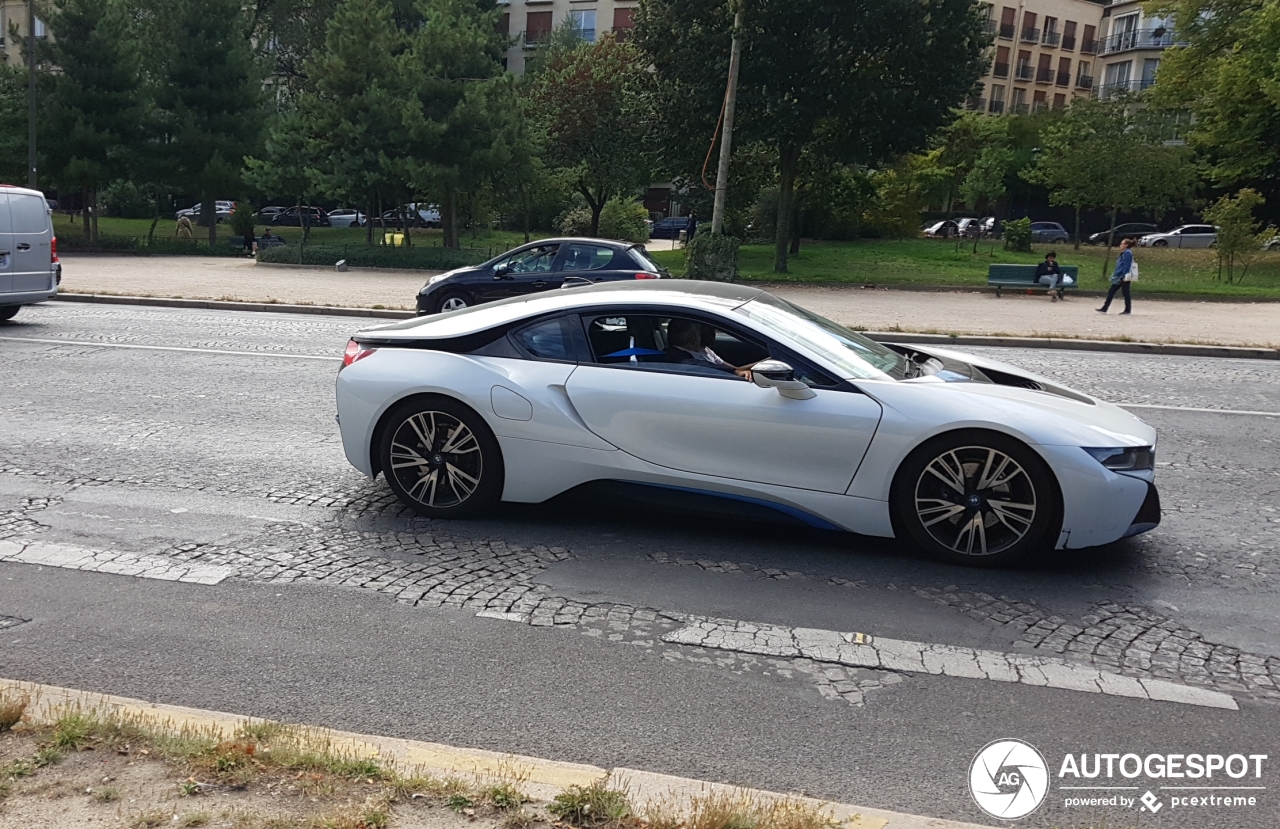 BMW i8