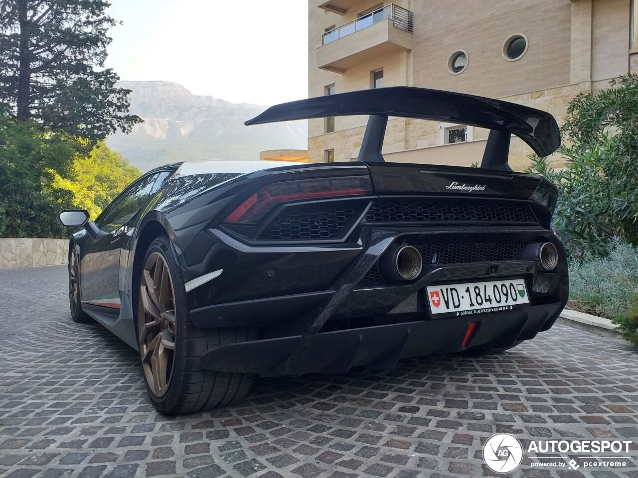 Lamborghini Huracán LP640-4 Performante