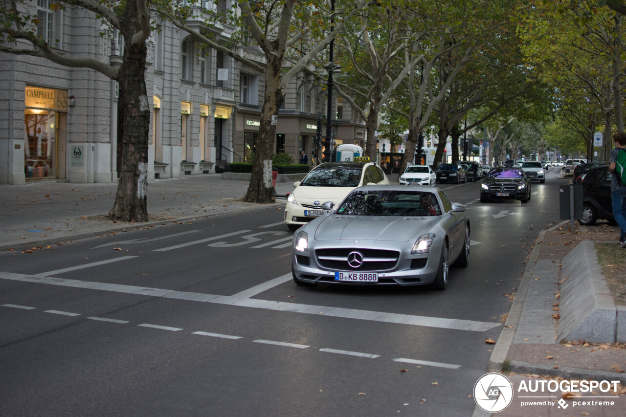 Mercedes-Benz SLS AMG