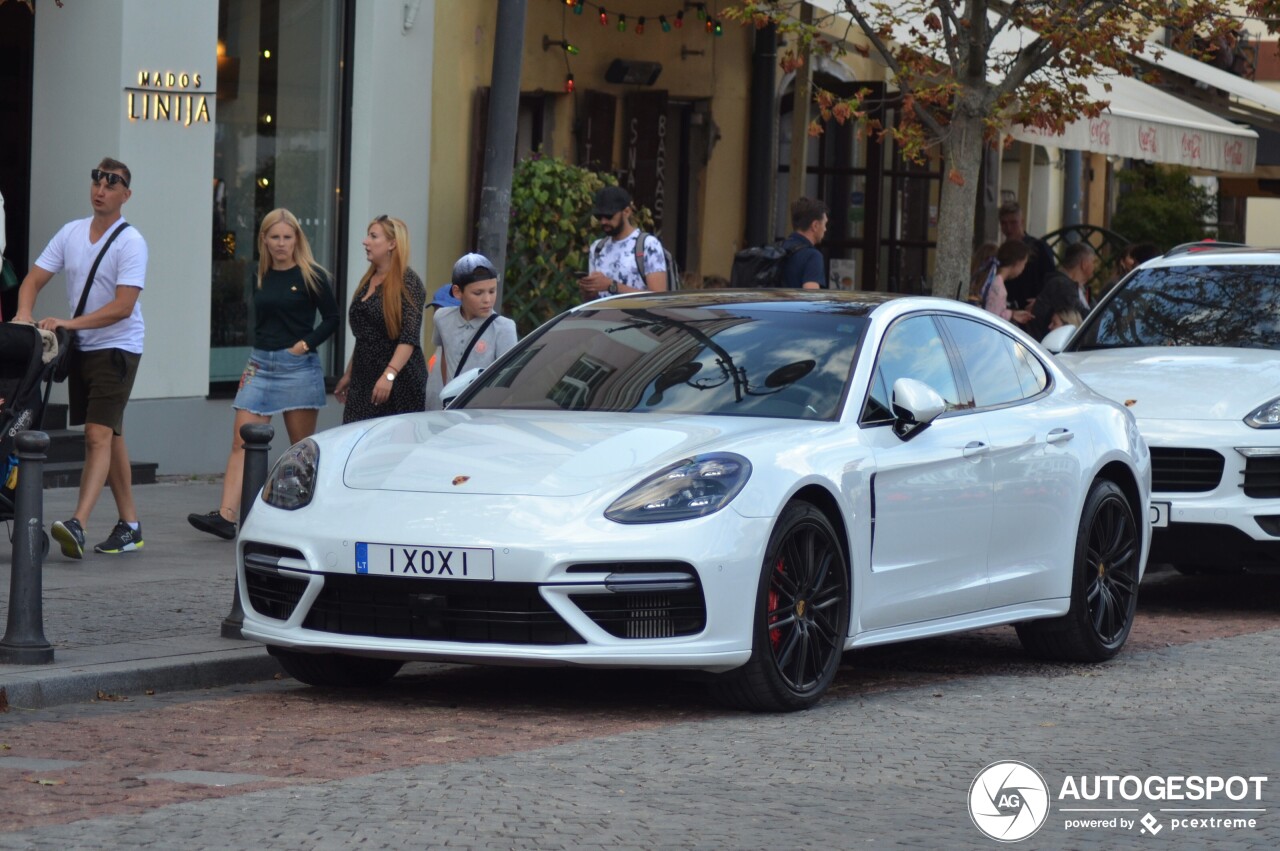 Porsche 971 Panamera Turbo