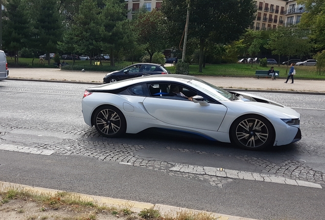 BMW i8