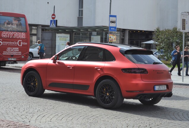 Porsche 95B Macan GTS