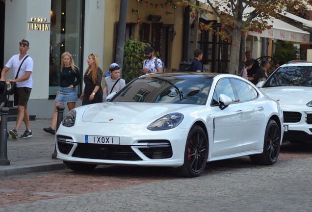 Porsche 971 Panamera Turbo