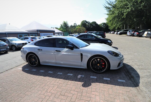 Porsche 971 Panamera Turbo