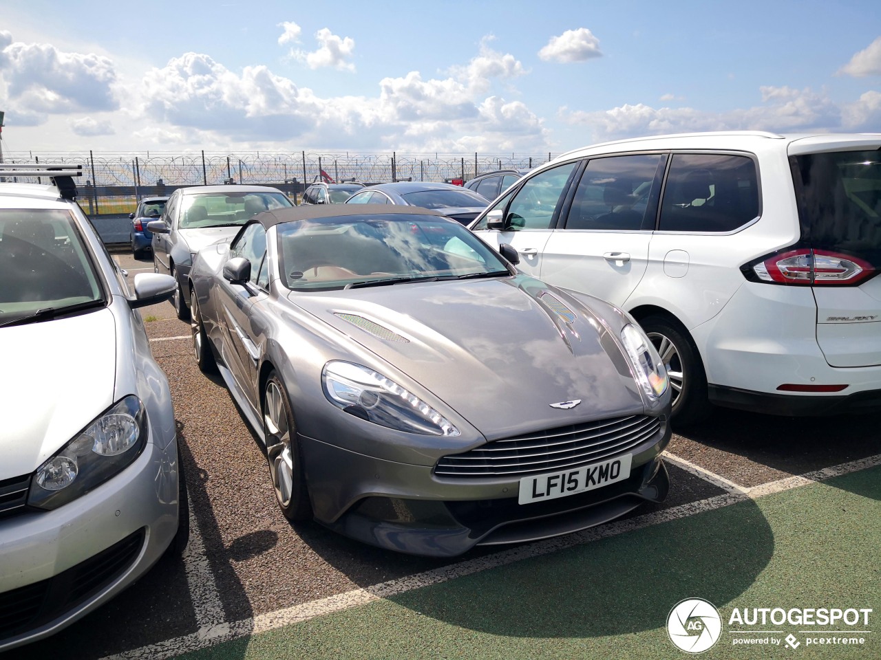 Aston Martin Vanquish Volante