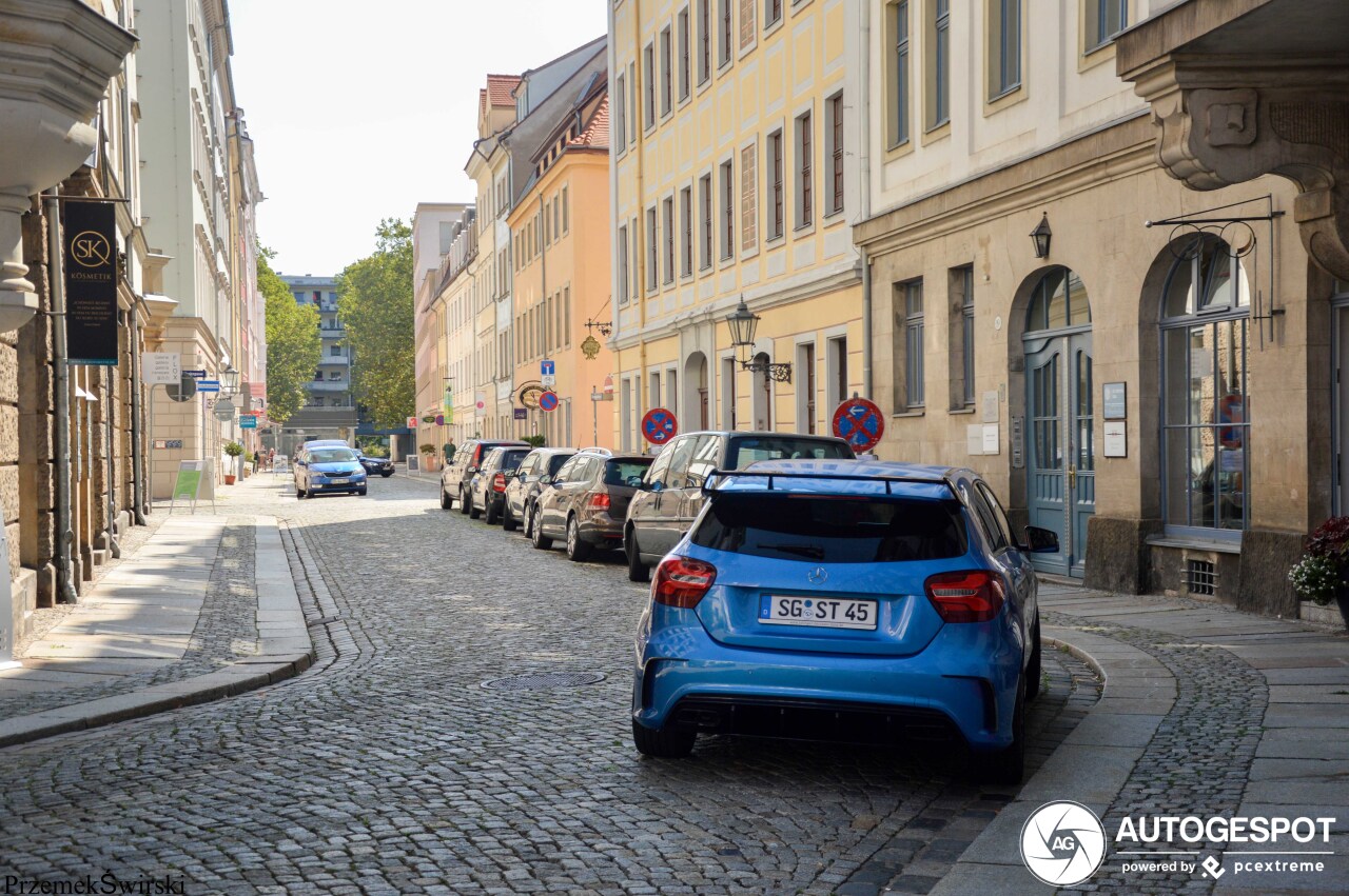 Mercedes-AMG A 45 W176 2015