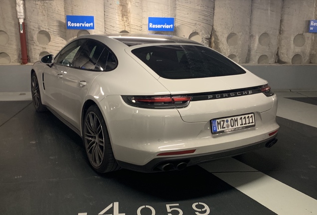 Porsche 971 Panamera Turbo