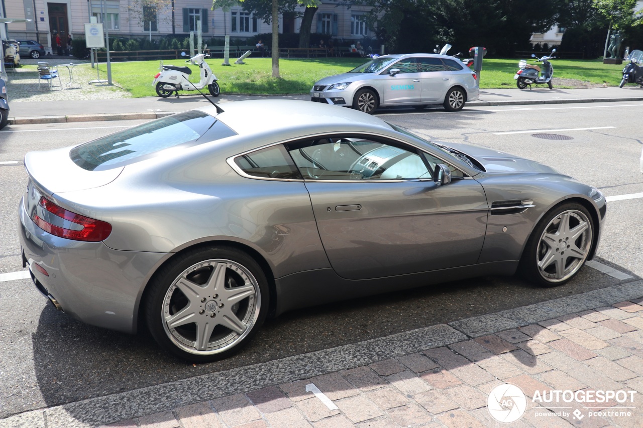 Aston Martin V8 Vantage