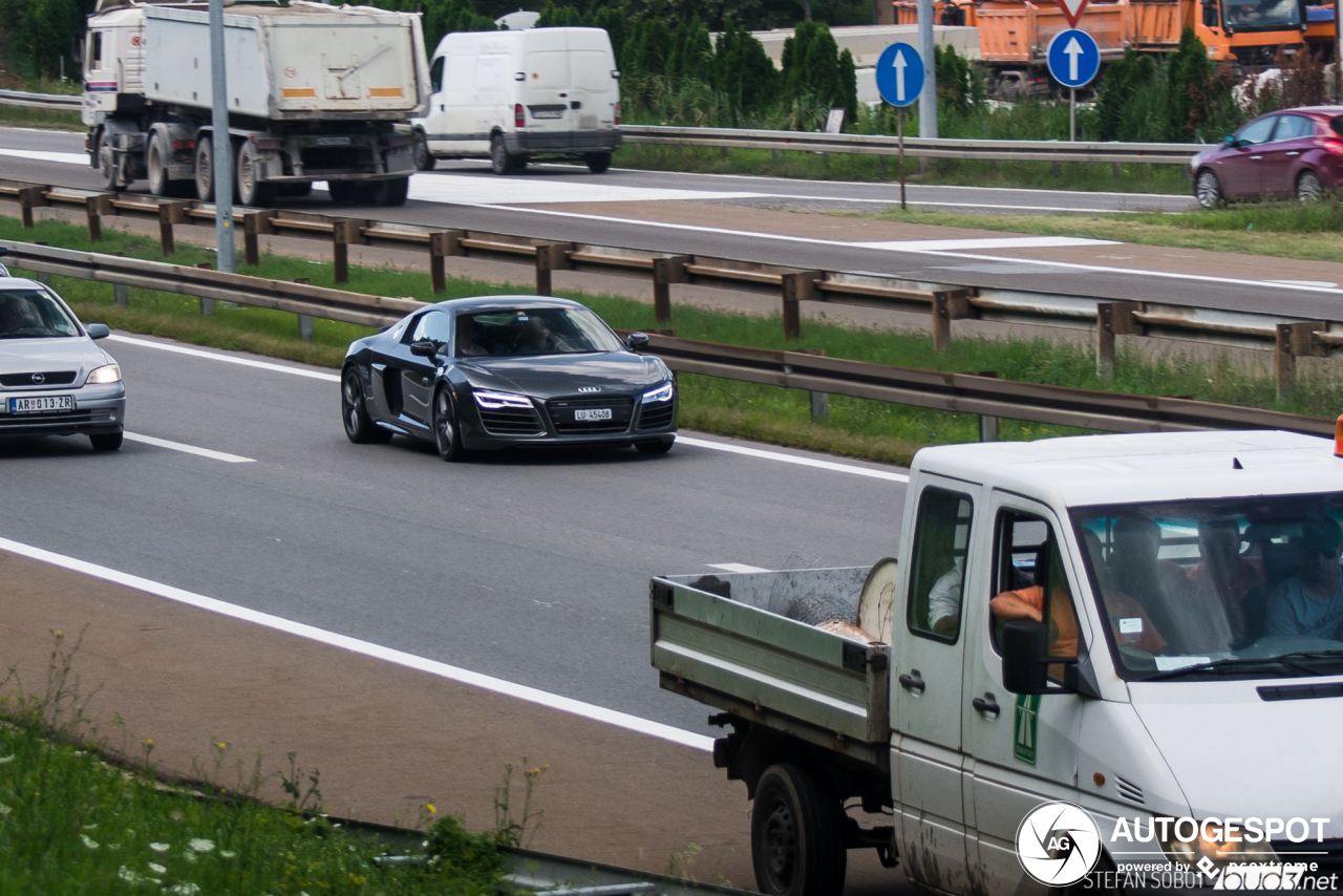 Audi R8 V10 Plus 2013