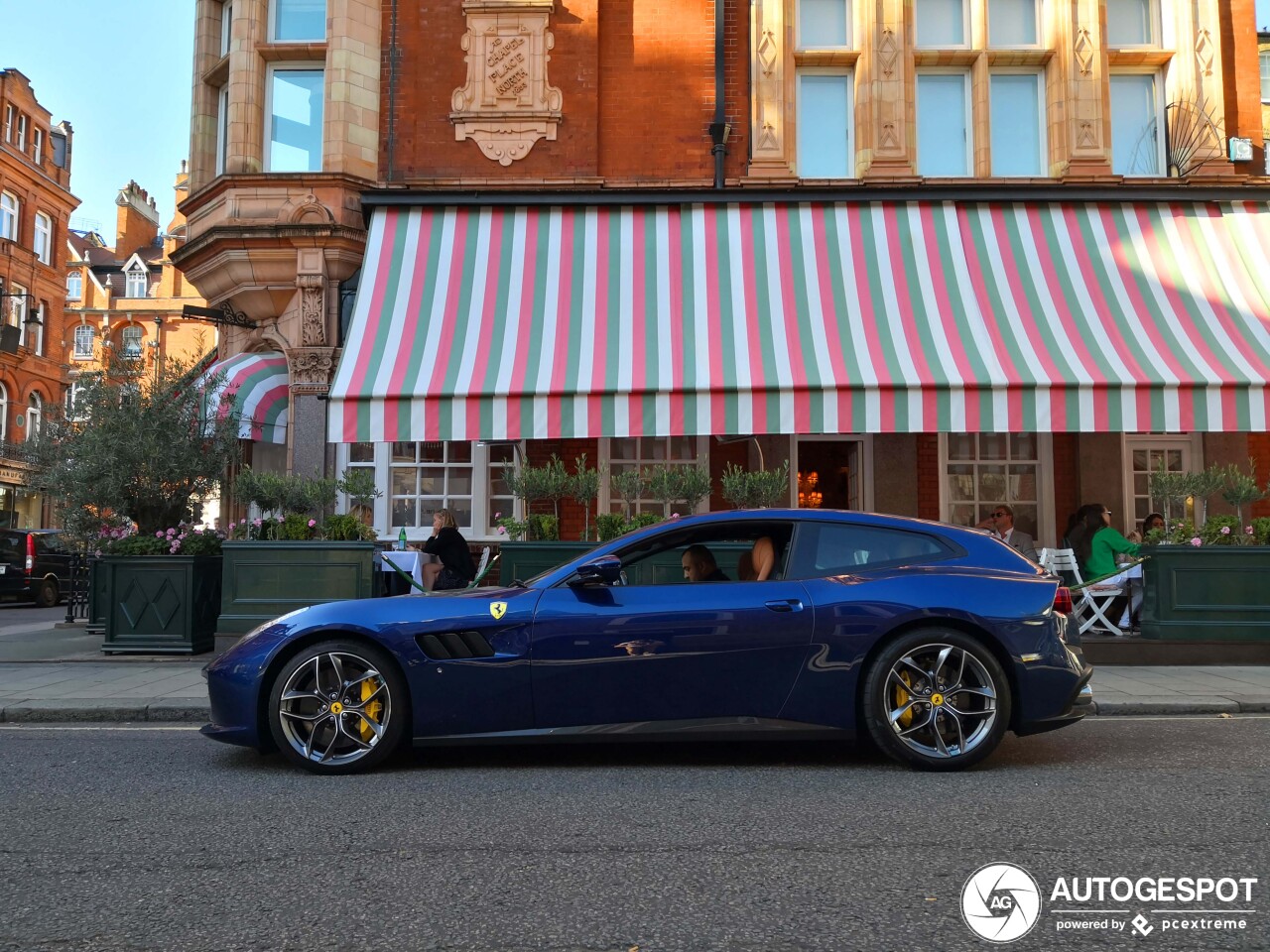 Ferrari GTC4Lusso T