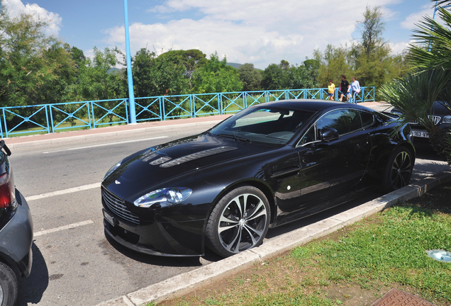 Aston Martin V12 Vantage