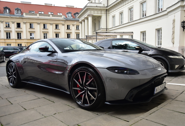 Aston Martin V8 Vantage 2018