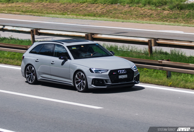 Audi RS4 Avant B9