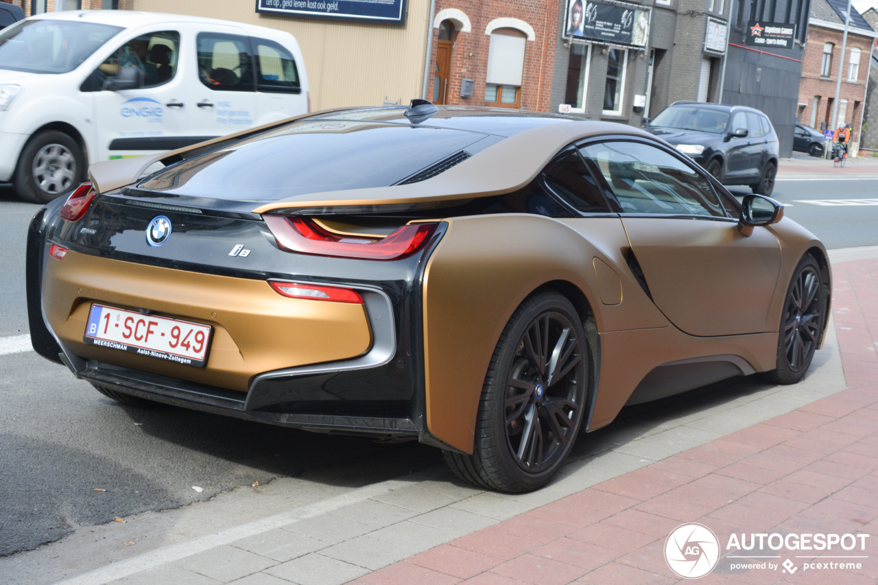 BMW i8