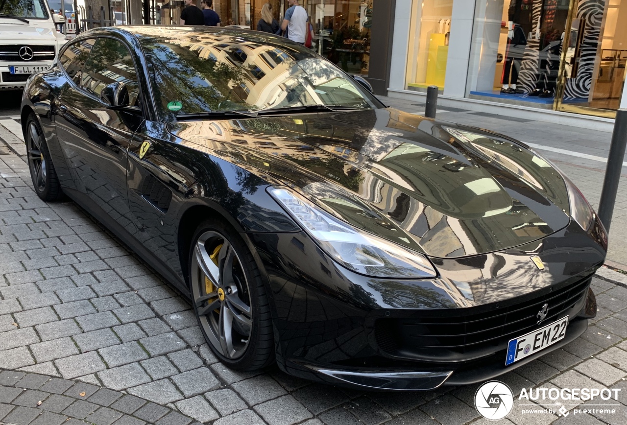 Ferrari GTC4Lusso