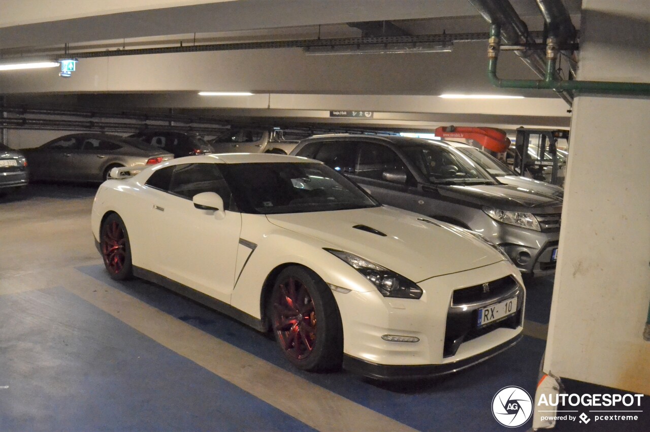 Nissan GT-R 2012