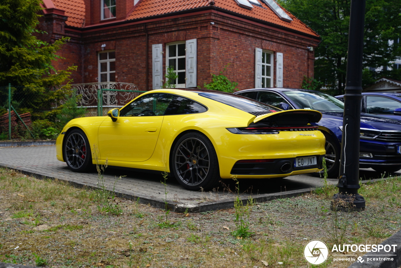 Porsche 992 Carrera 4S