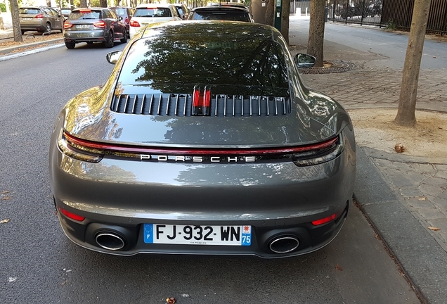 Porsche 992 Carrera 4S