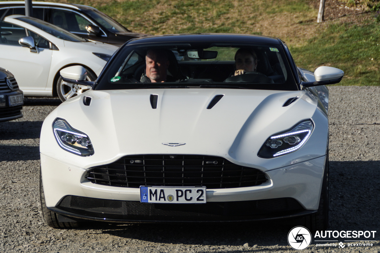 Aston Martin DB11