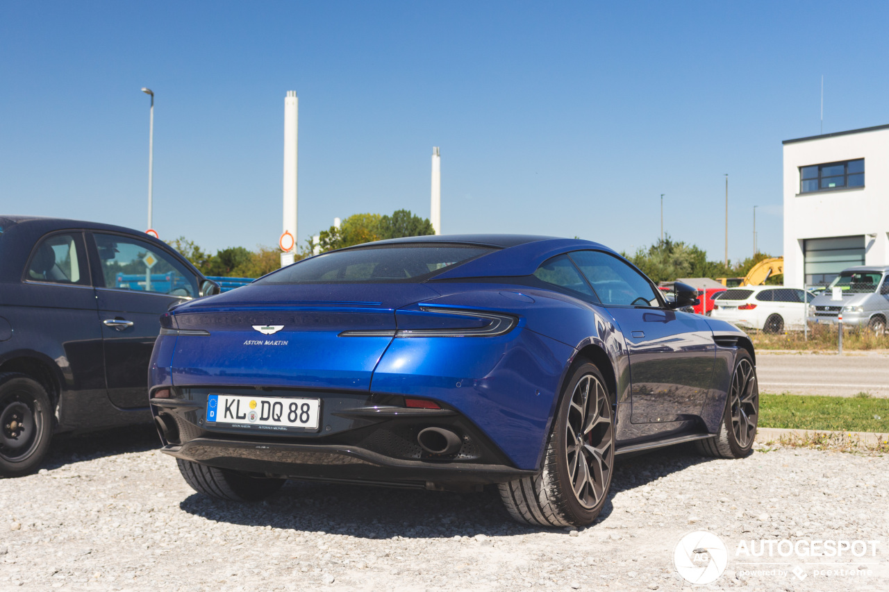 Aston Martin DB11 V8