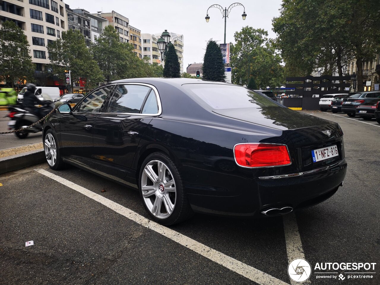 Bentley Flying Spur V8