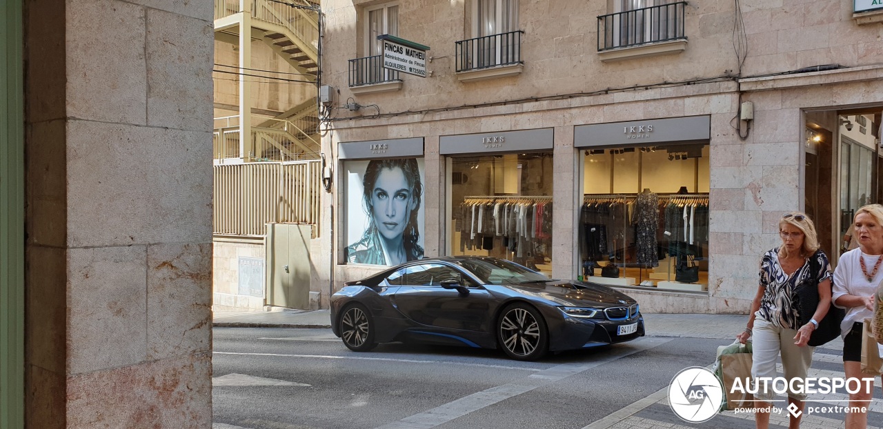 BMW i8