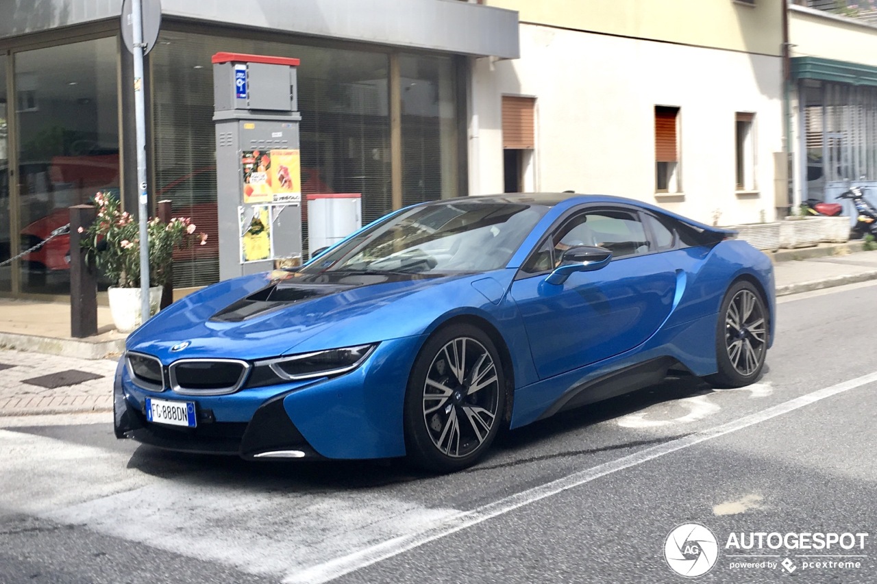 BMW i8