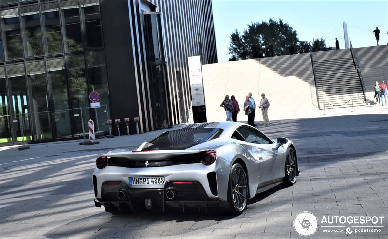 Ferrari 488 Pista