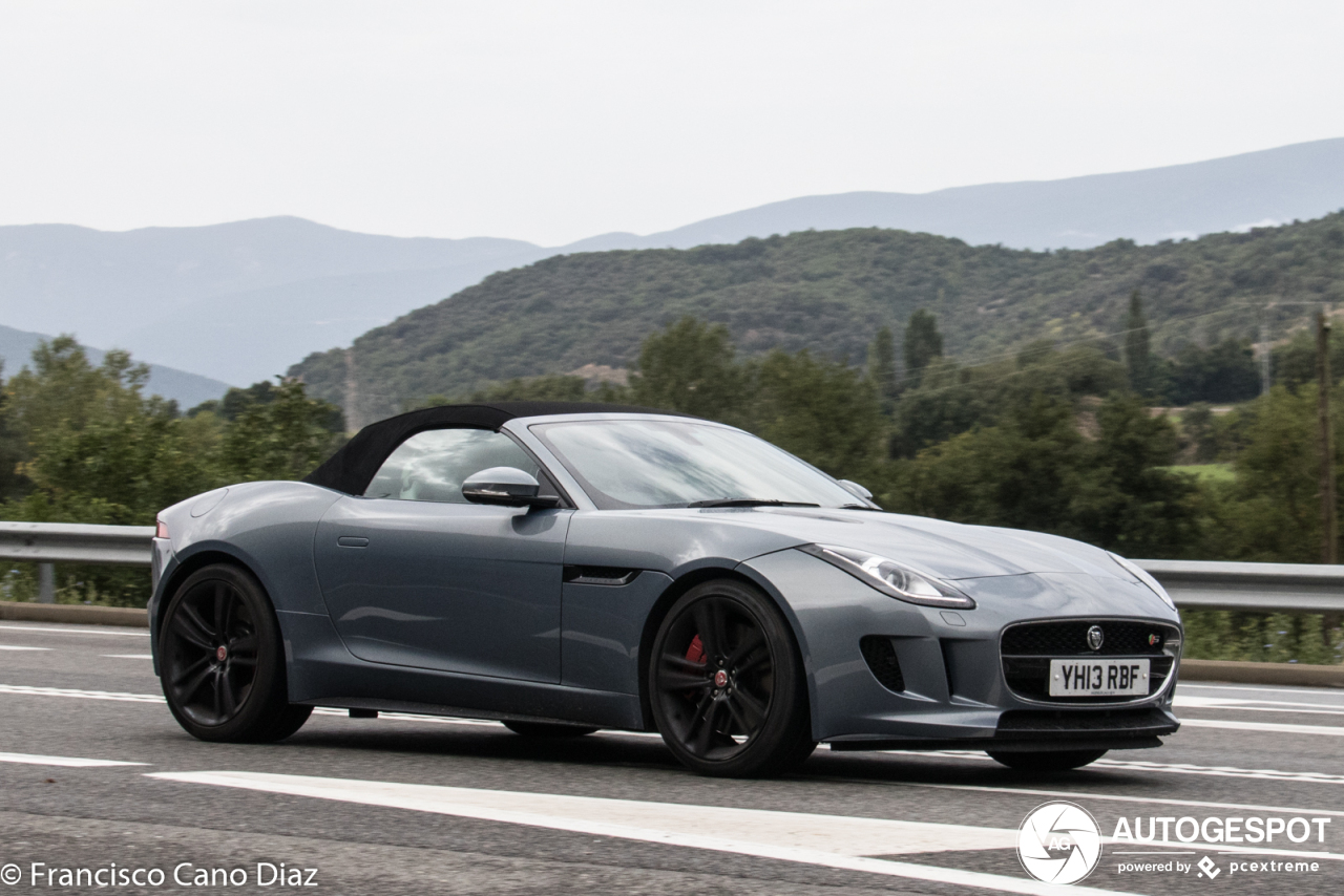 Jaguar F-TYPE S V8 Convertible