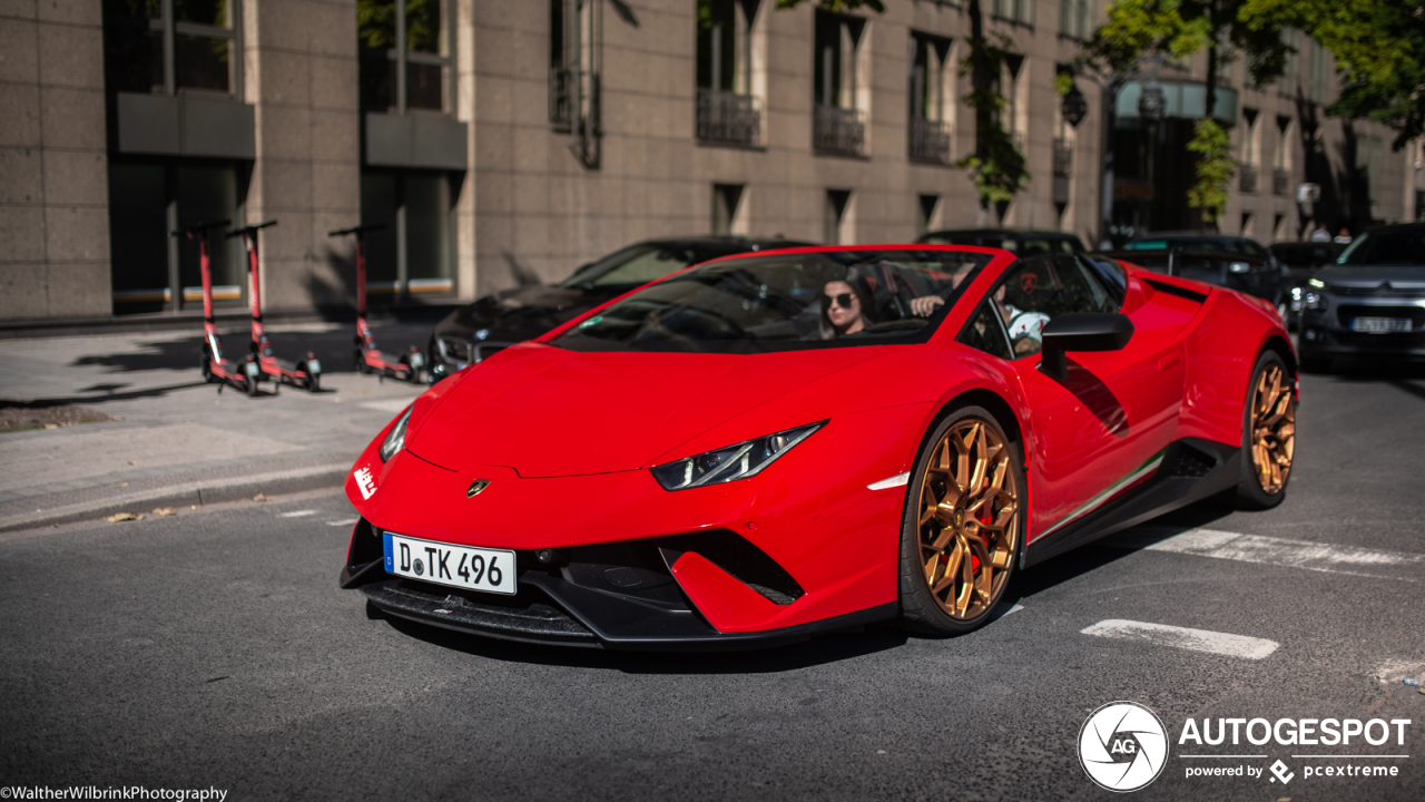 Lamborghini Huracán LP640-4 Performante Spyder