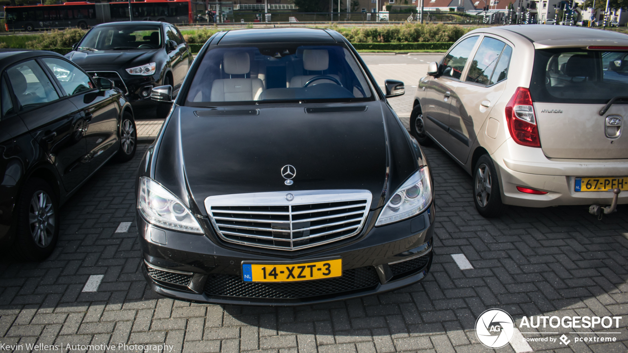 Mercedes-Benz S 63 AMG W221 2011