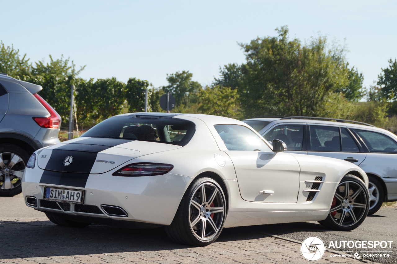 Mercedes-Benz SLS AMG