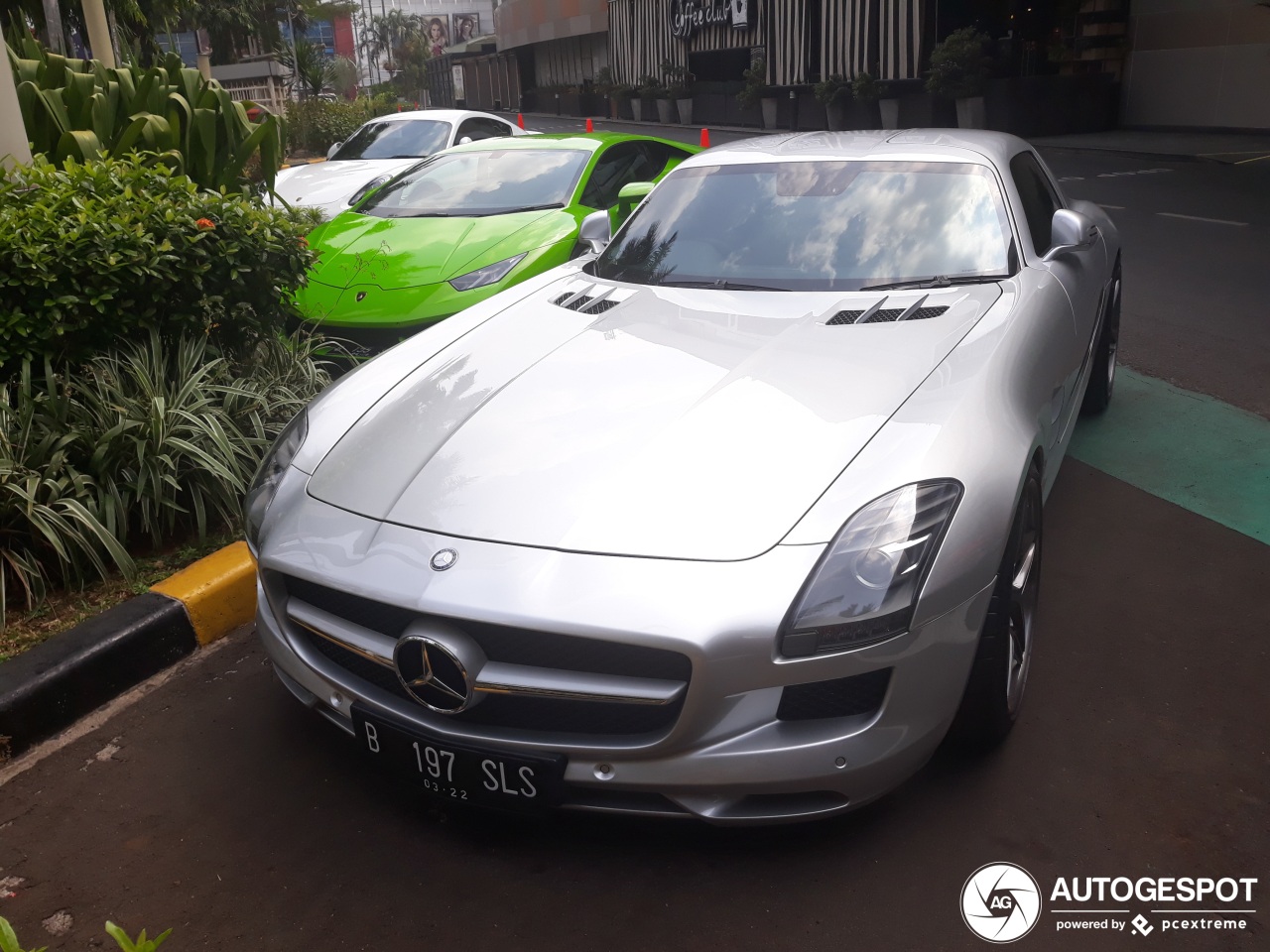 Mercedes-Benz SLS AMG