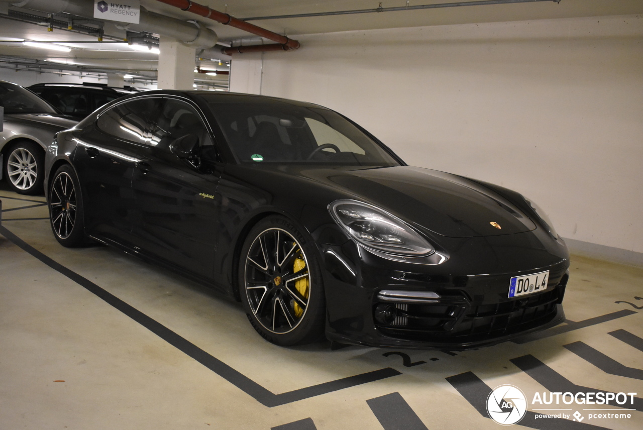 Porsche 971 Panamera Turbo S E-Hybrid Executive