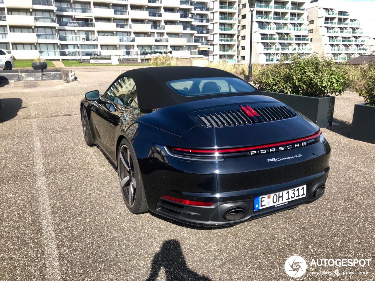 Porsche 992 Carrera 4S Cabriolet