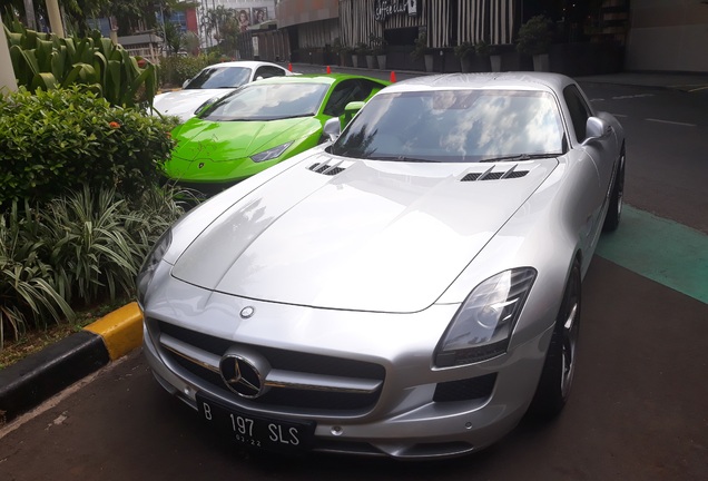 Mercedes-Benz SLS AMG