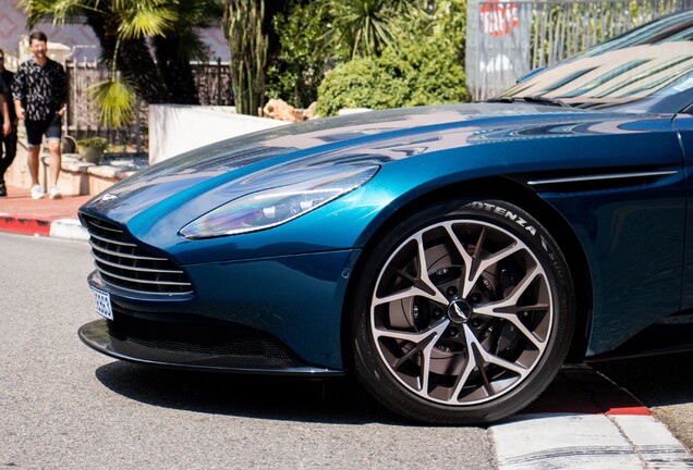 Aston Martin DB11 V8 Volante