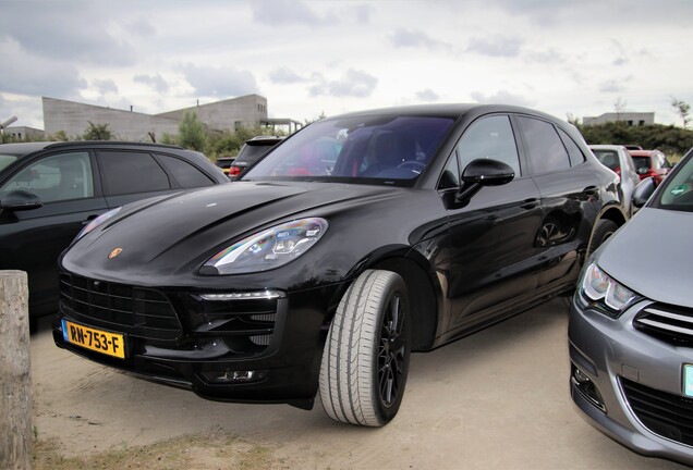 Porsche 95B Macan GTS